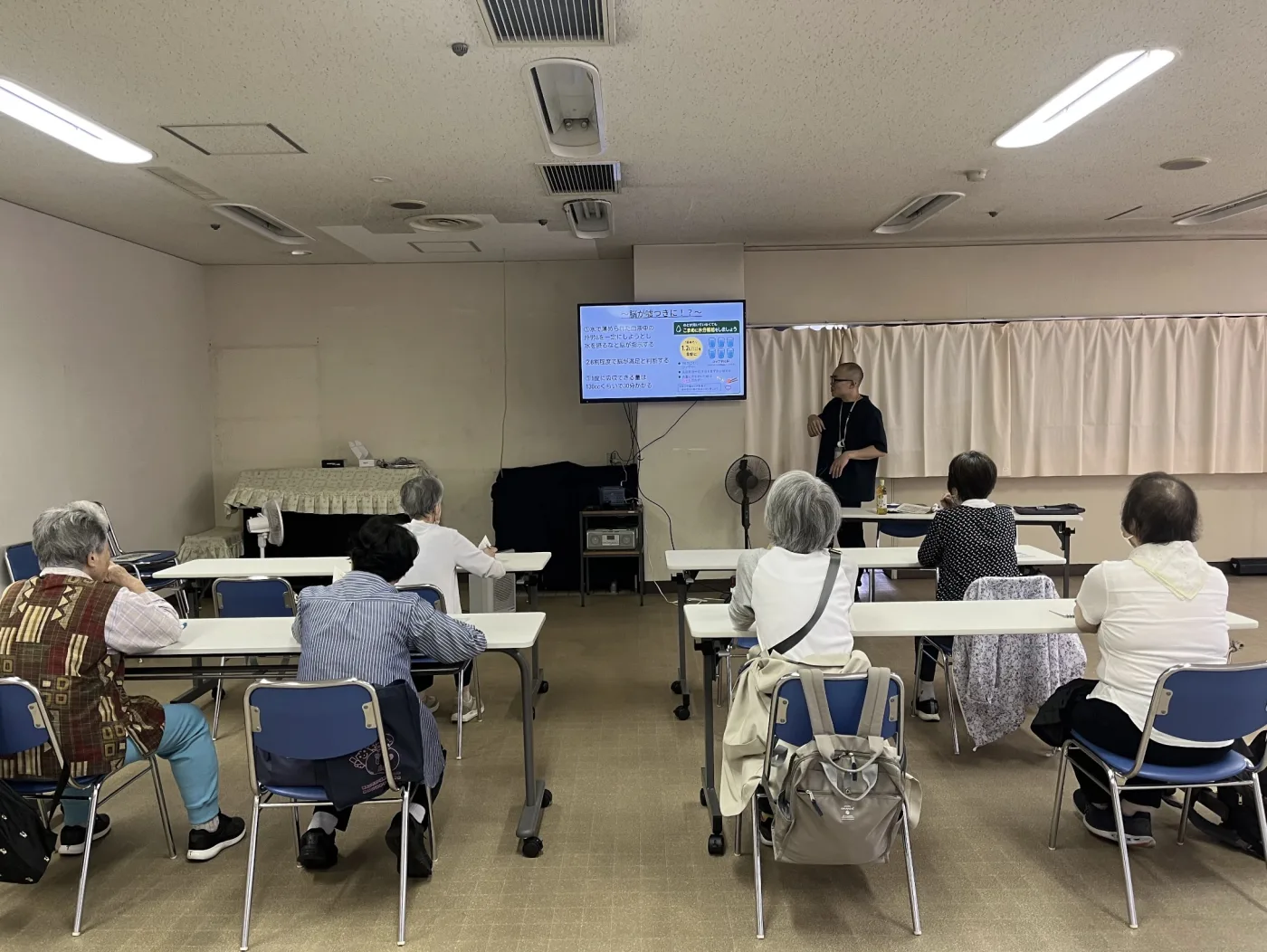 はつらつセンター光が丘の熱中症勉強会で受講する参加者の様子